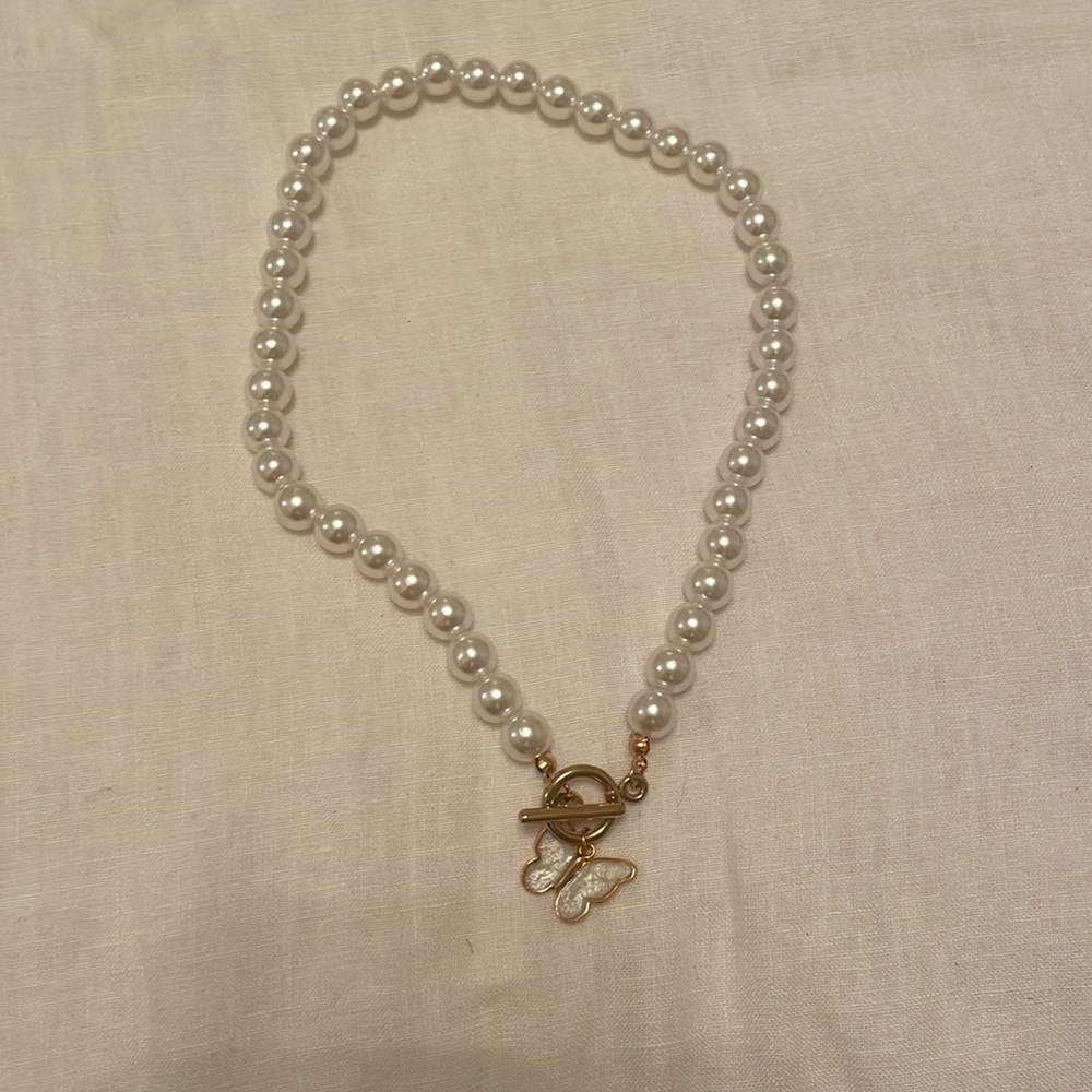 NEW petit moments pearl butterfly necklace
